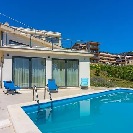 Deluxe With Sea View