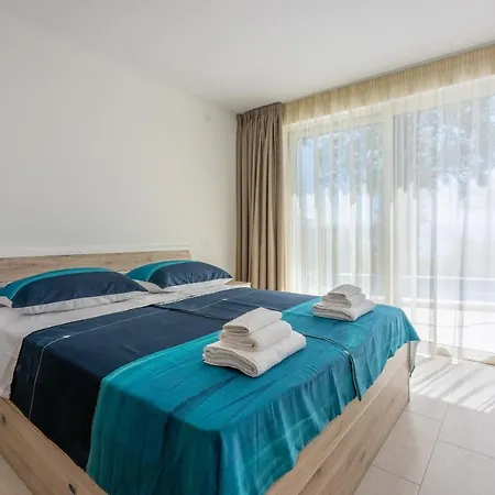 Deluxe With Sea View